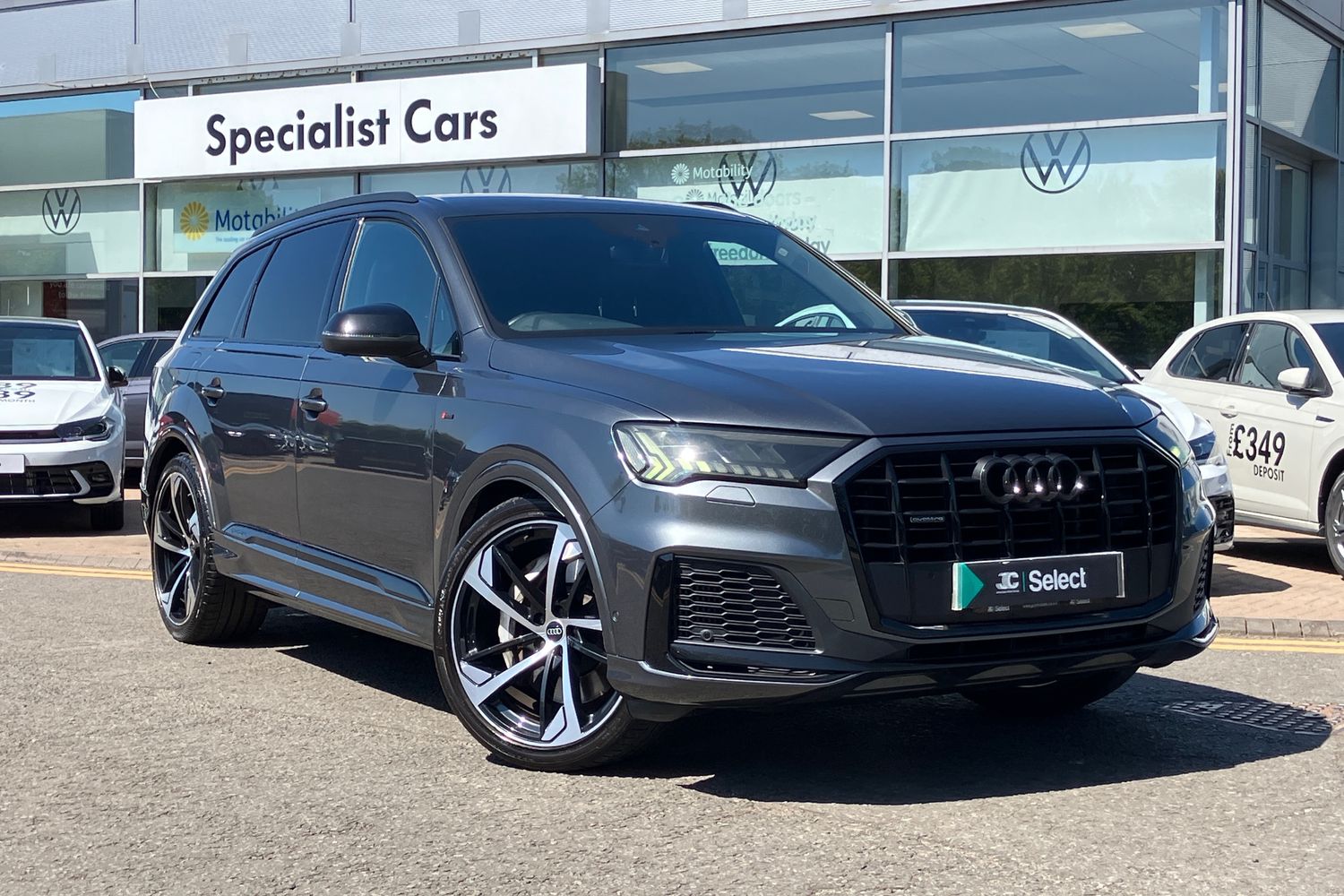 Main listing image - Audi Q7