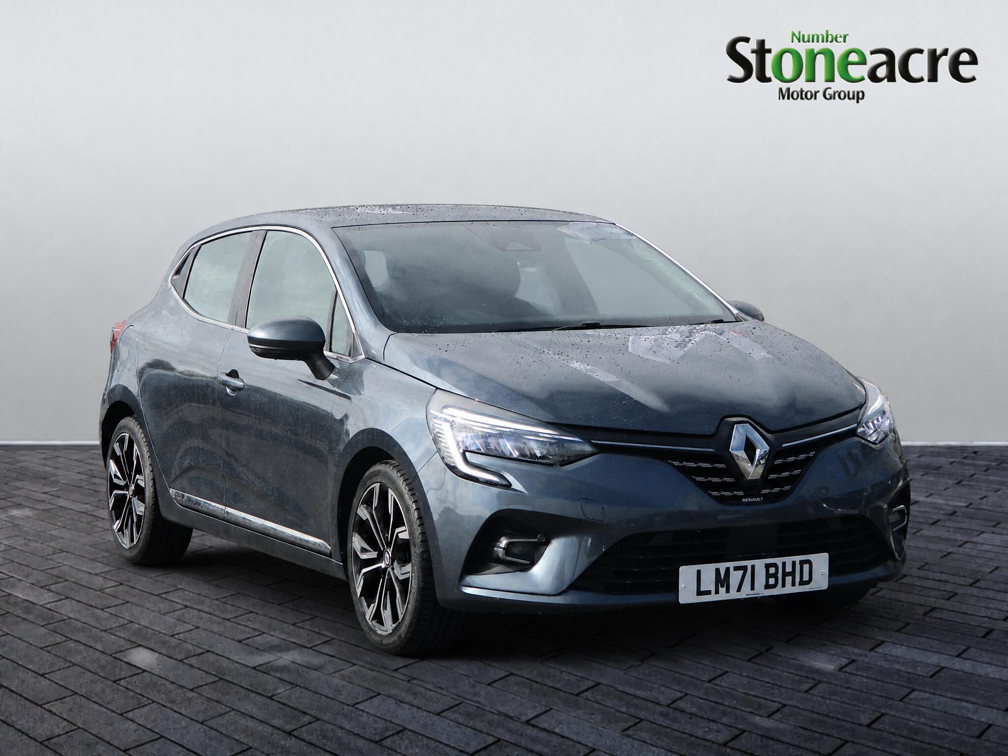 Main listing image - Renault Clio