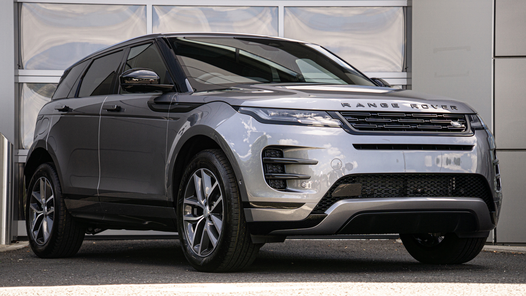 Main listing image - Land Rover Range Rover Evoque