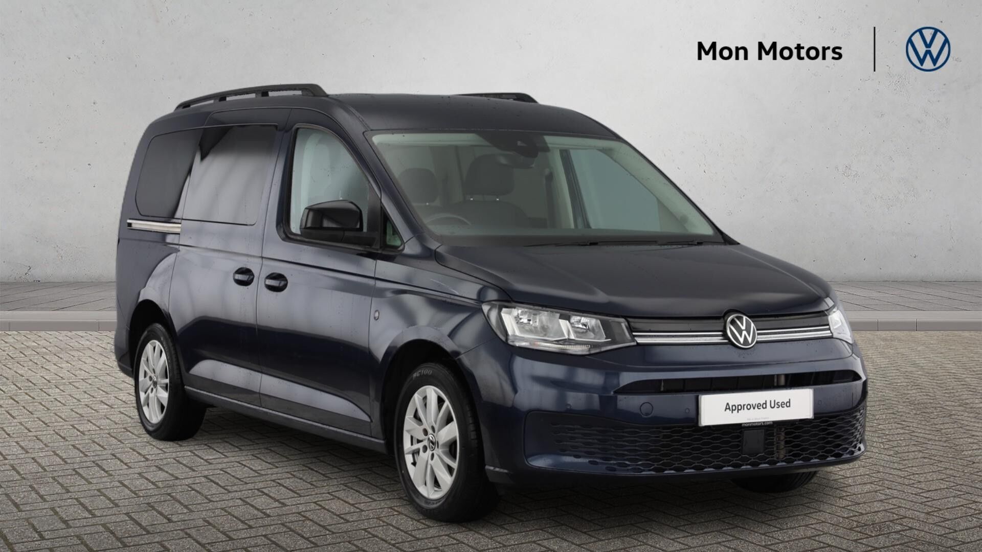 Main listing image - Volkswagen Caddy Maxi