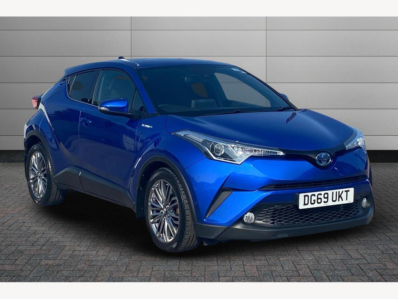 Main listing image - Toyota C-HR