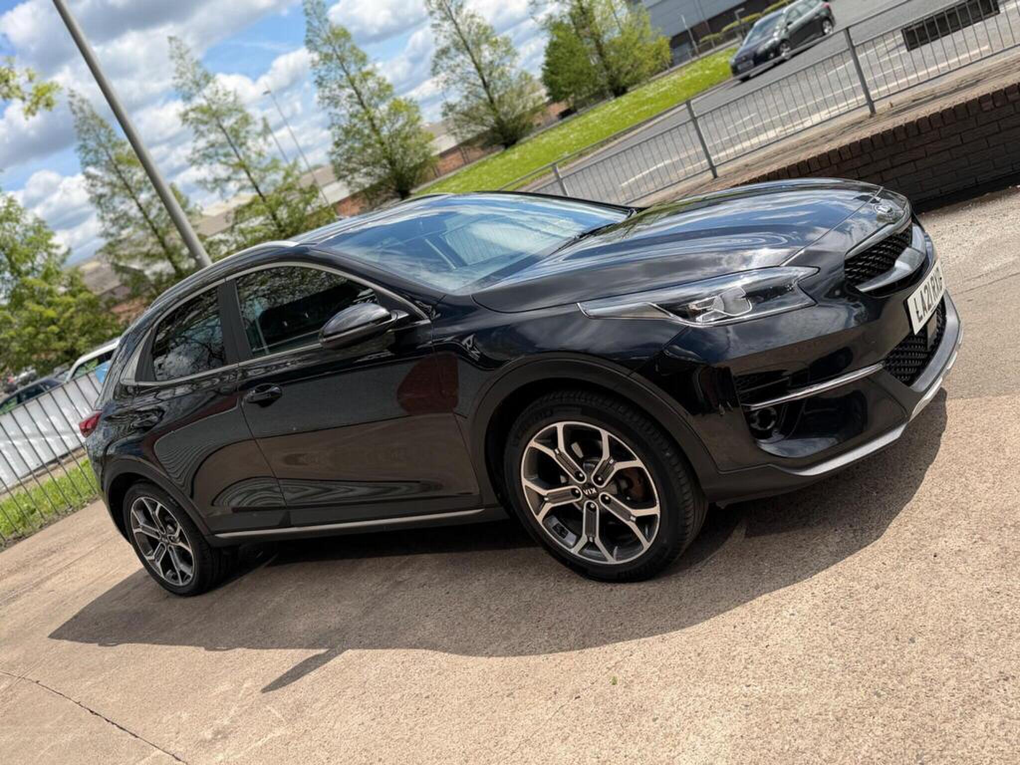 Main listing image - Kia XCeed