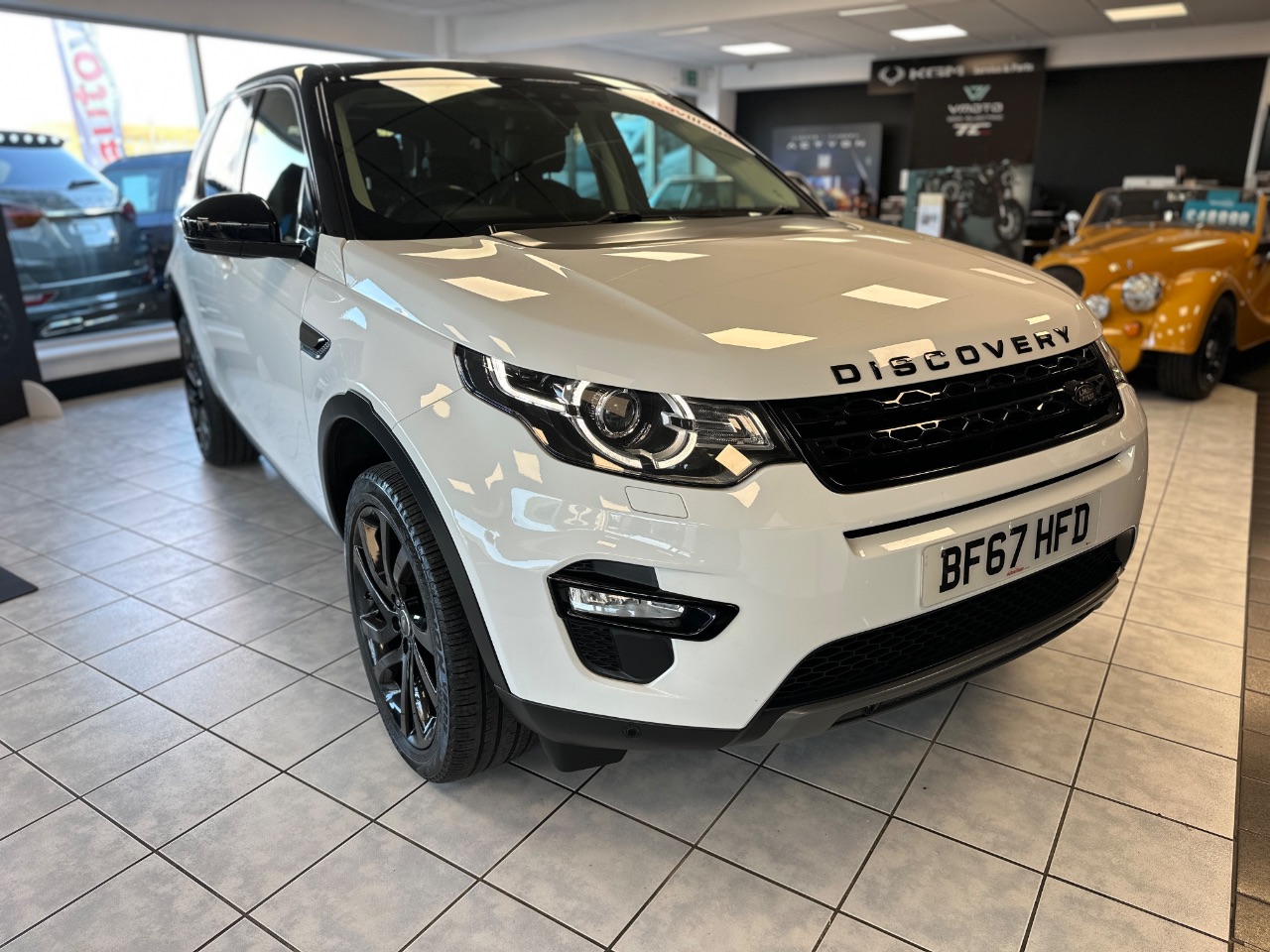 Main listing image - Land Rover Discovery Sport