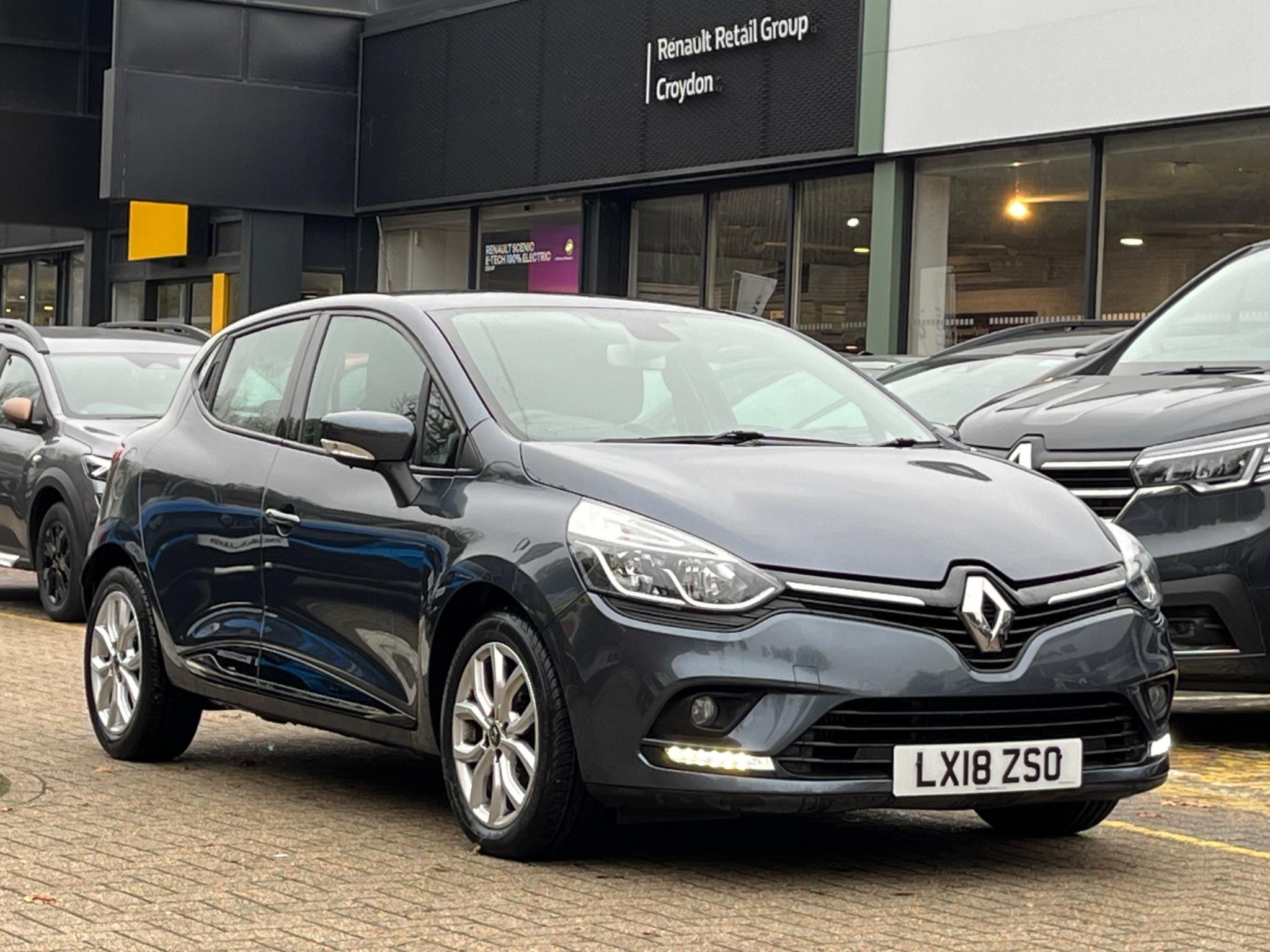 Main listing image - Renault Clio