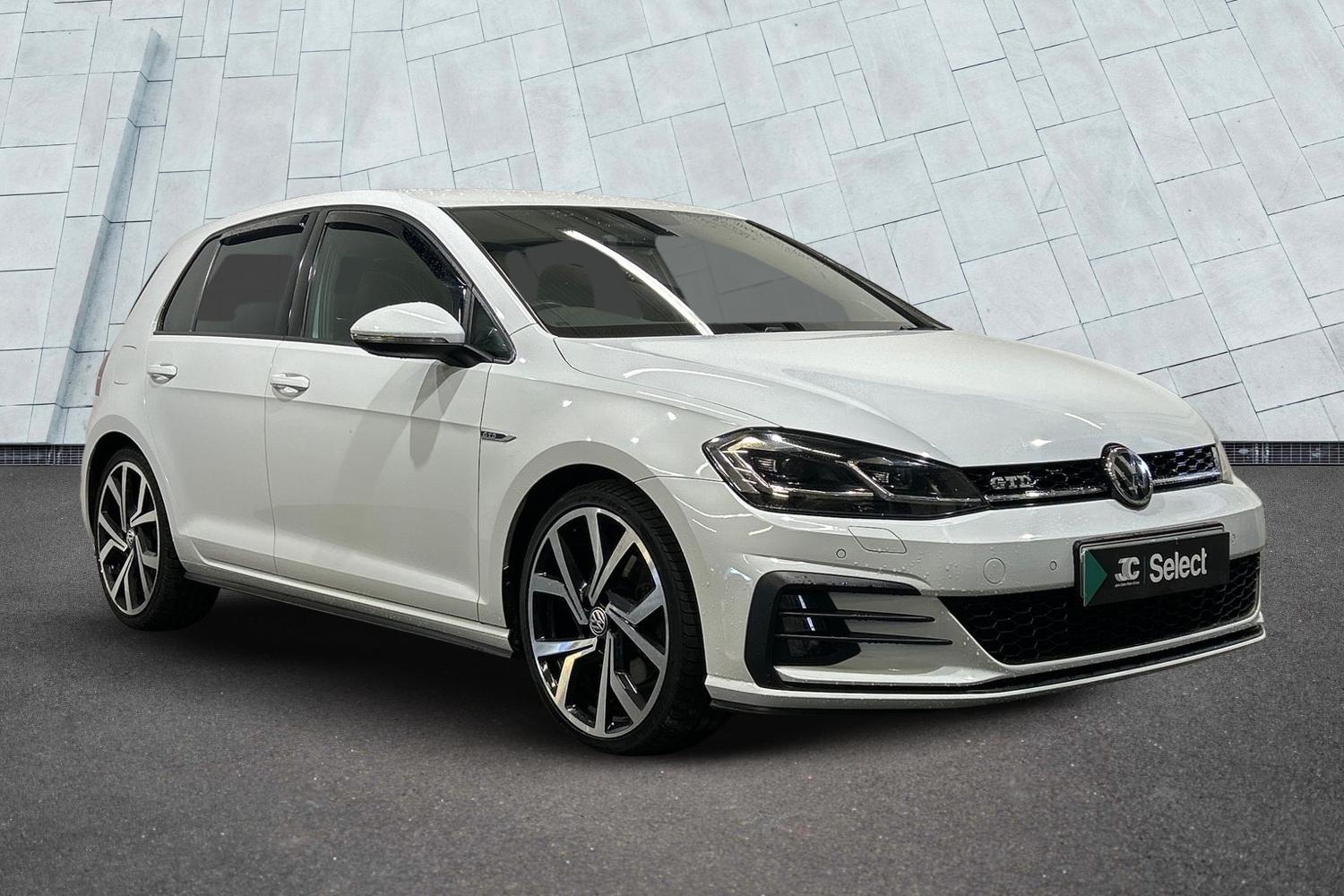 Main listing image - Volkswagen Golf