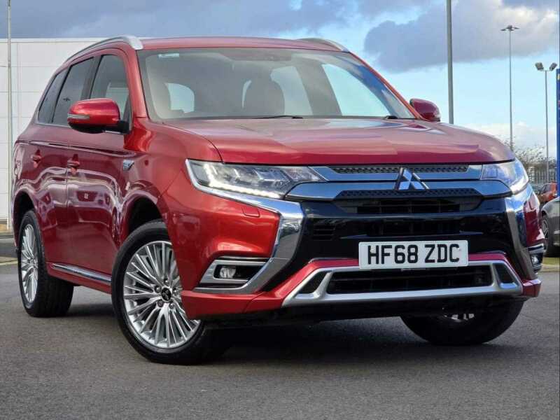 Main listing image - Mitsubishi Outlander