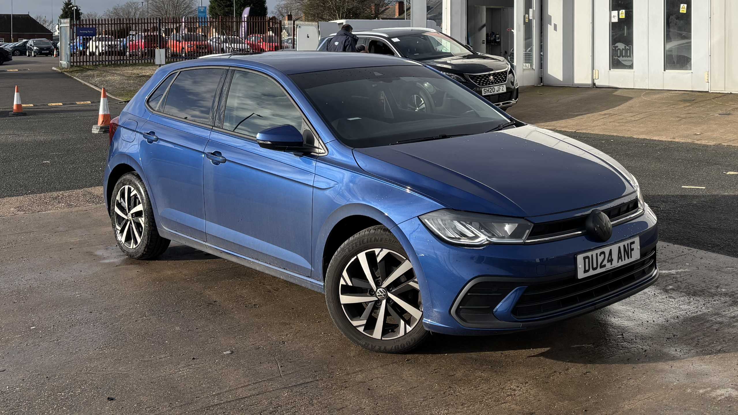 Main listing image - Volkswagen Polo