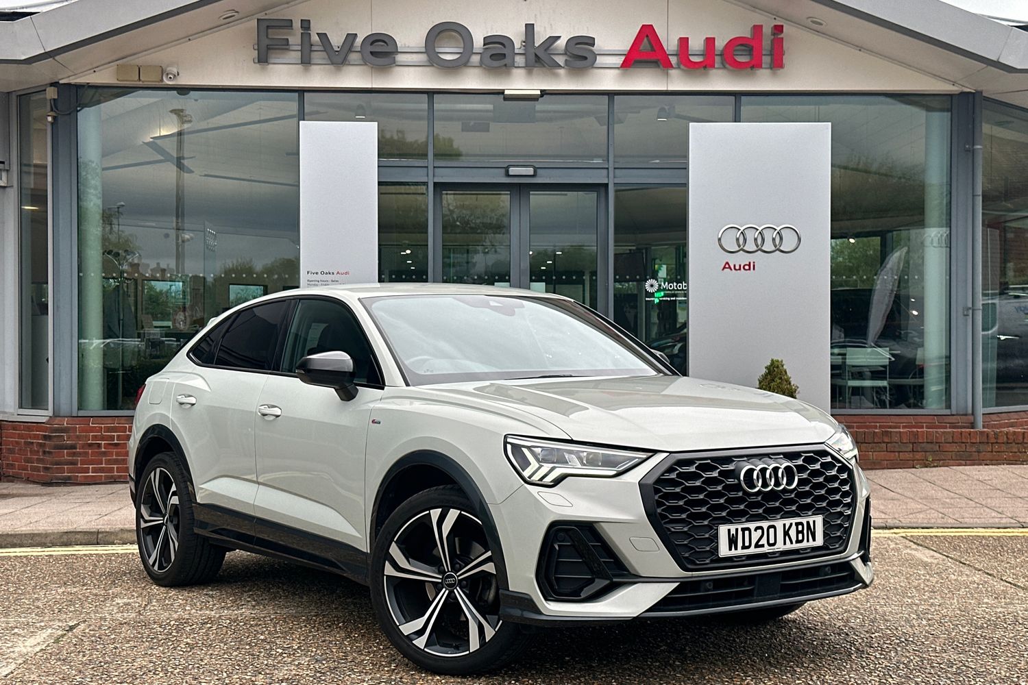 Main listing image - Audi Q3