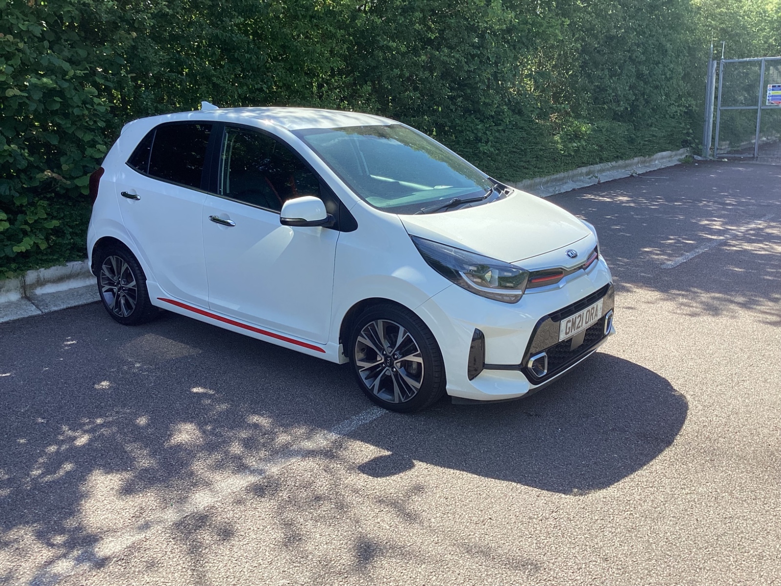 Main listing image - Kia Picanto