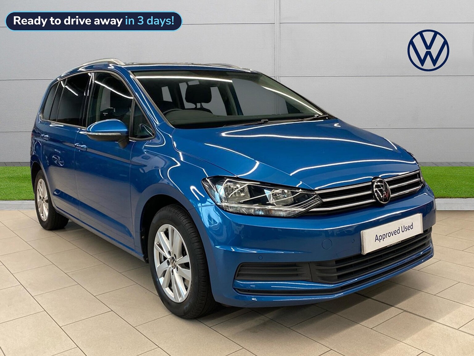 Main listing image - Volkswagen Touran