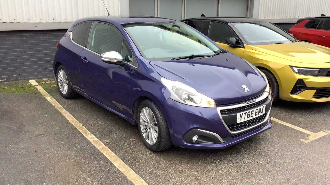 Main listing image - Peugeot 208