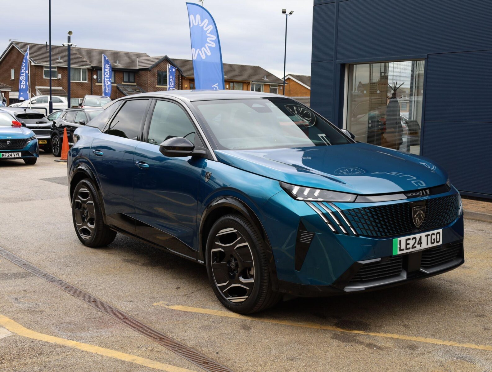 Main listing image - Peugeot 3008