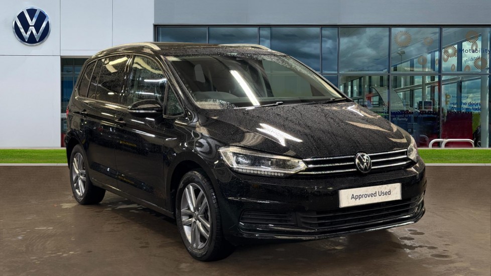 Main listing image - Volkswagen Touran