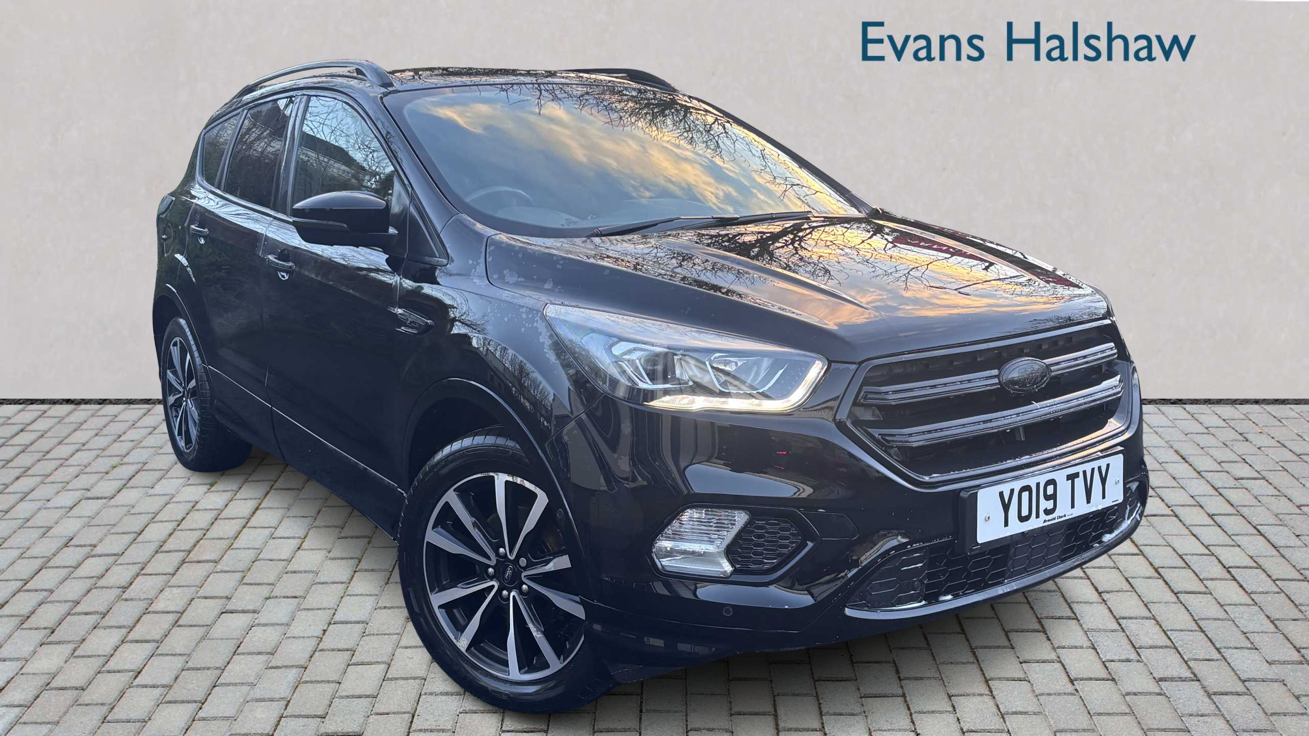 Main listing image - Ford Kuga