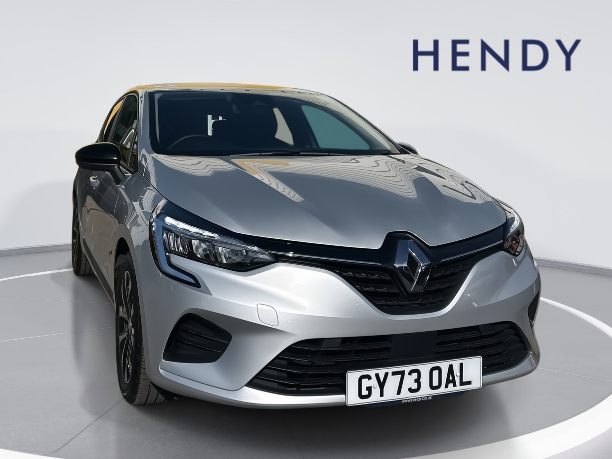 Main listing image - Renault Clio