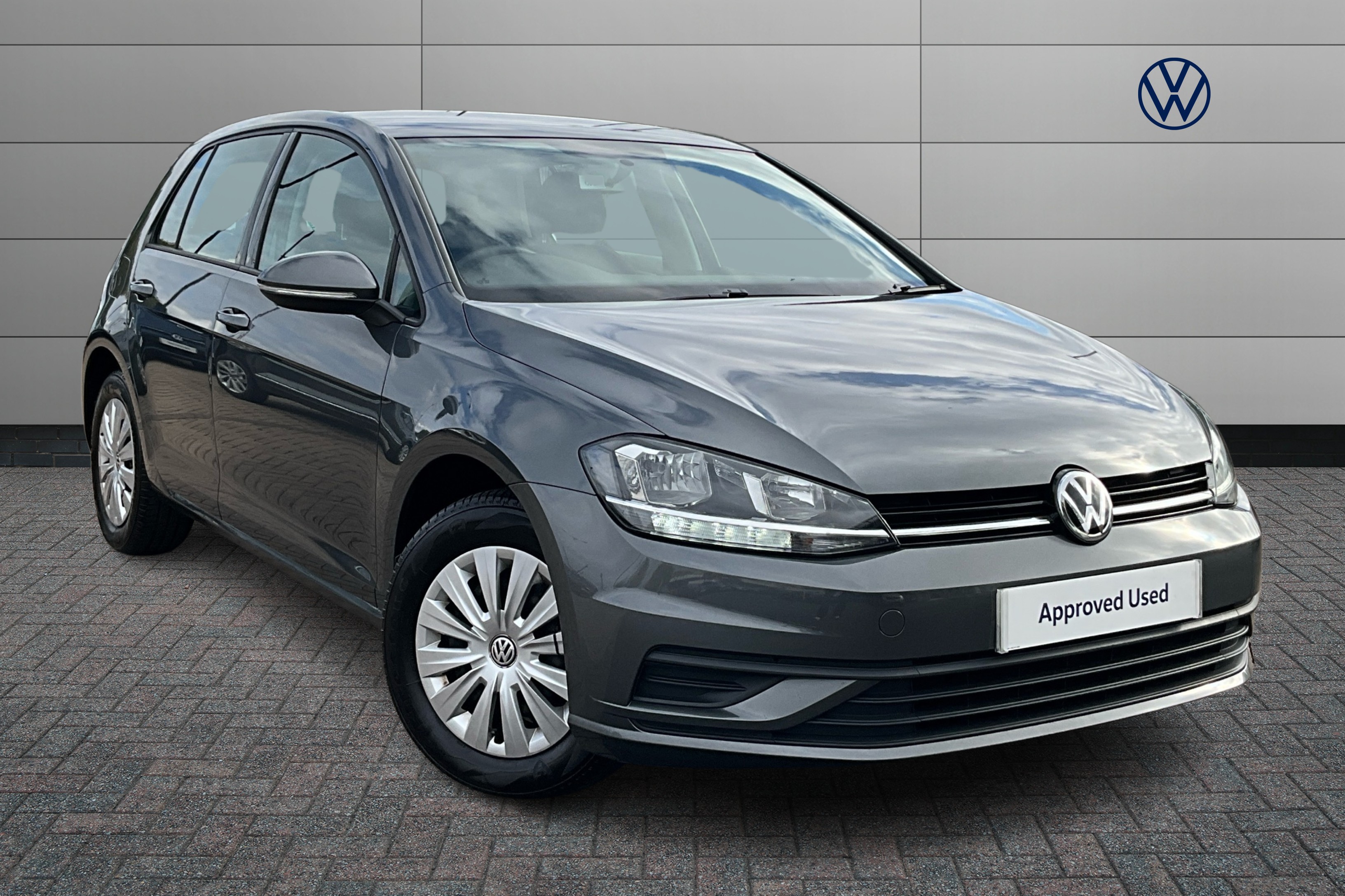 Main listing image - Volkswagen Golf