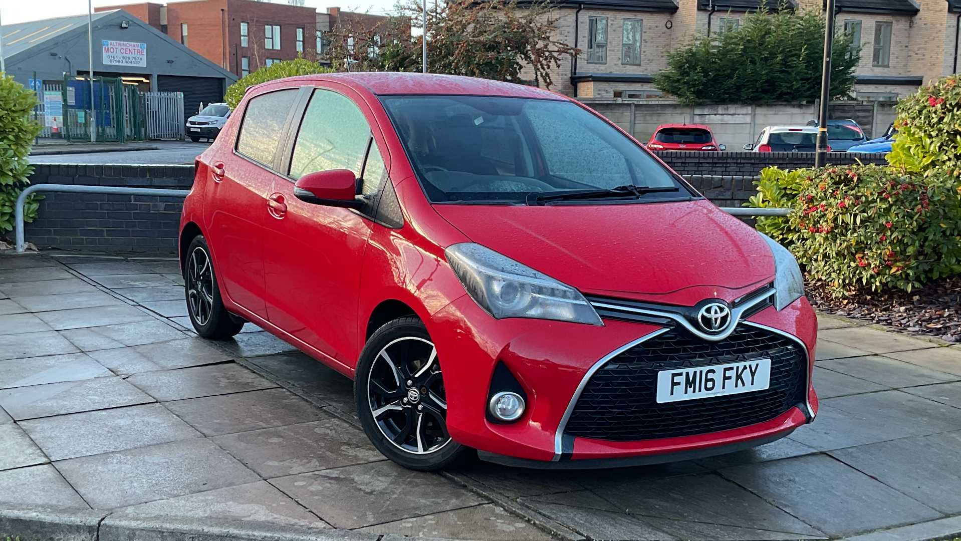 Main listing image - Toyota Yaris