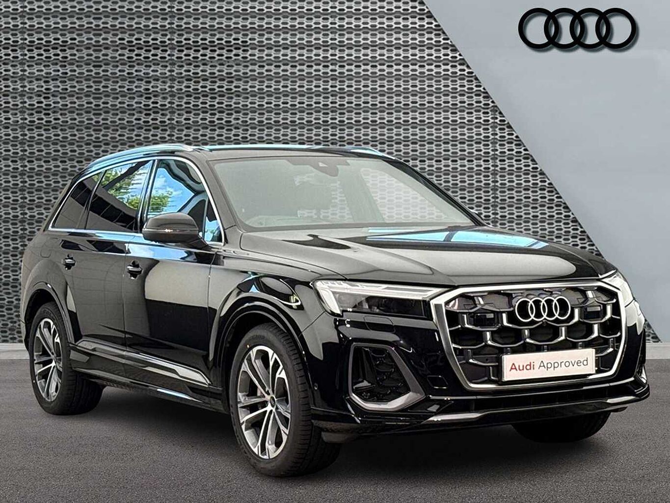 Main listing image - Audi Q7