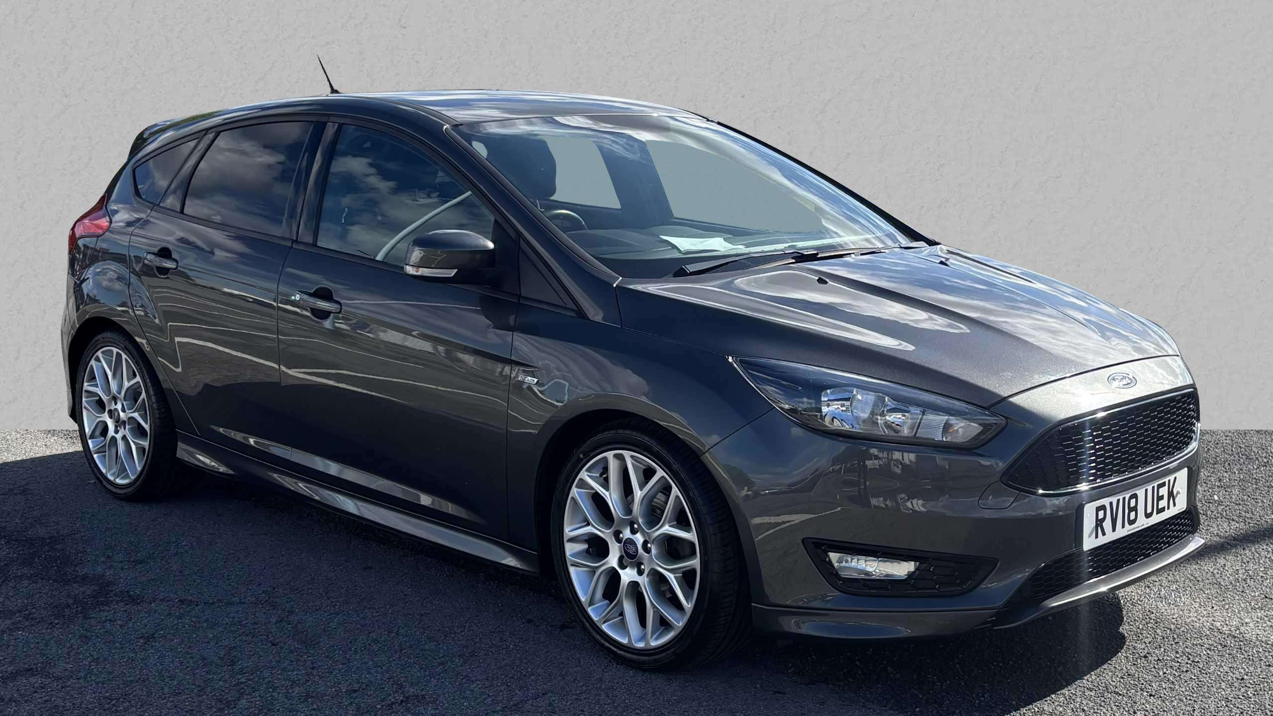 Main listing image - Ford Focus