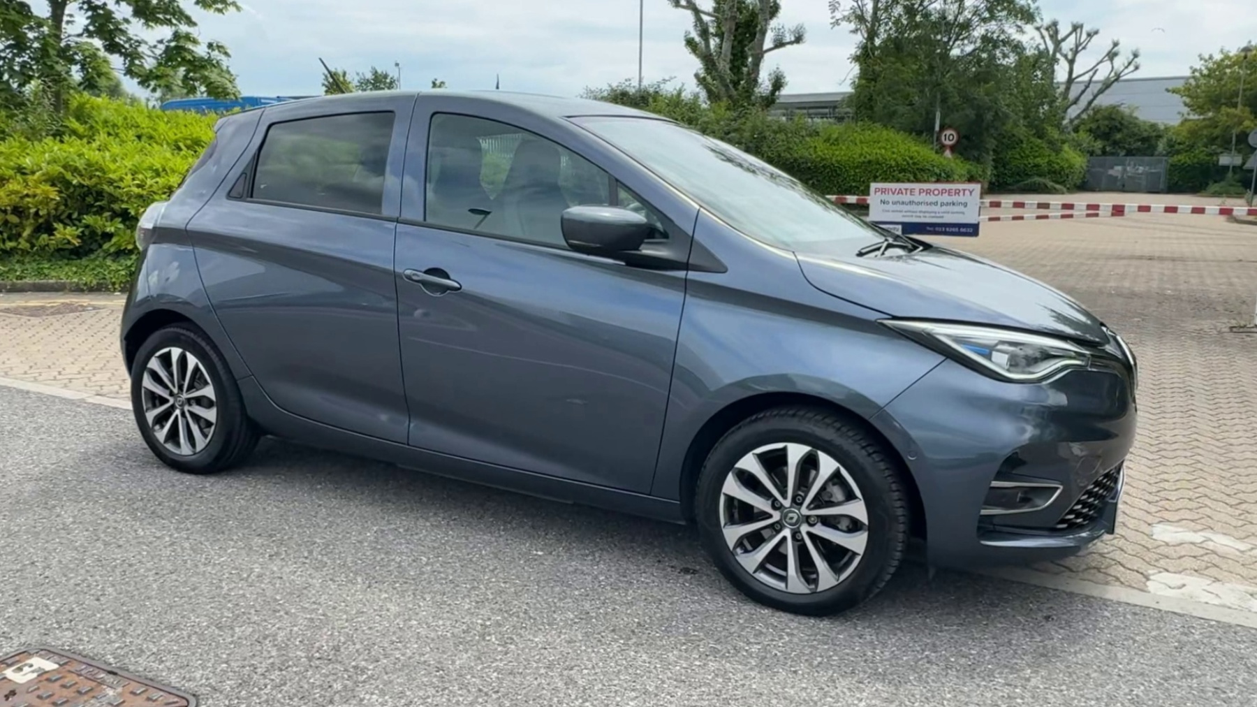 Main listing image - Renault Zoe