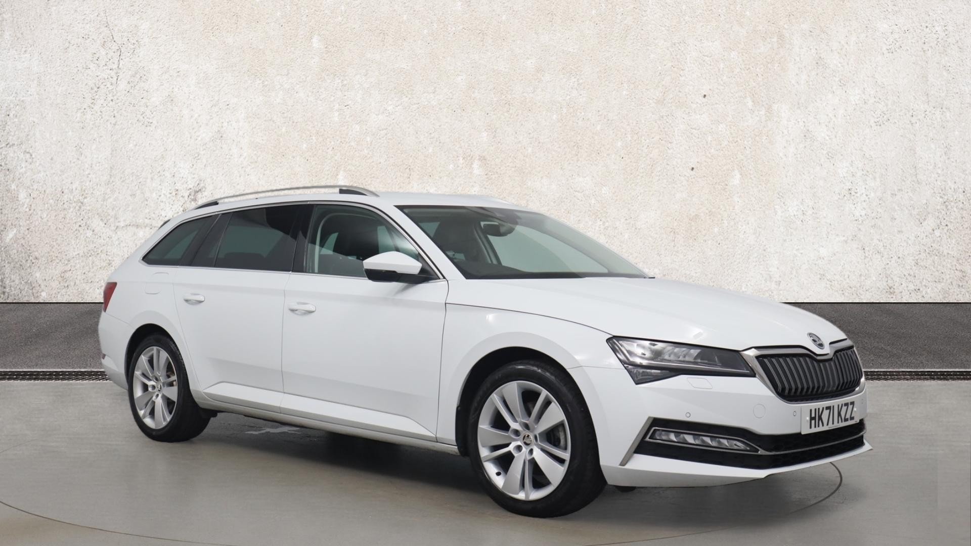 Main listing image - Skoda Superb Estate