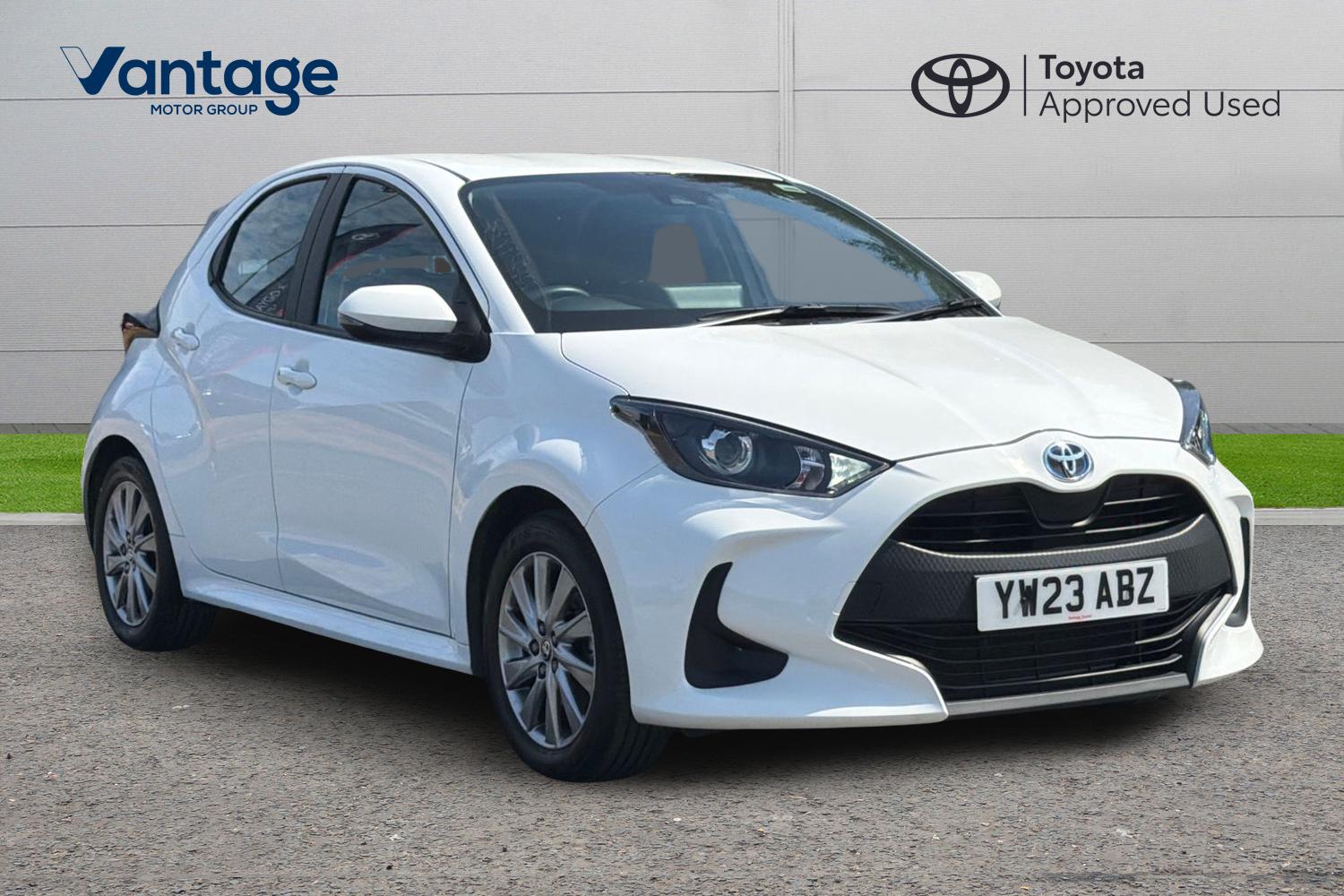 Main listing image - Toyota Yaris