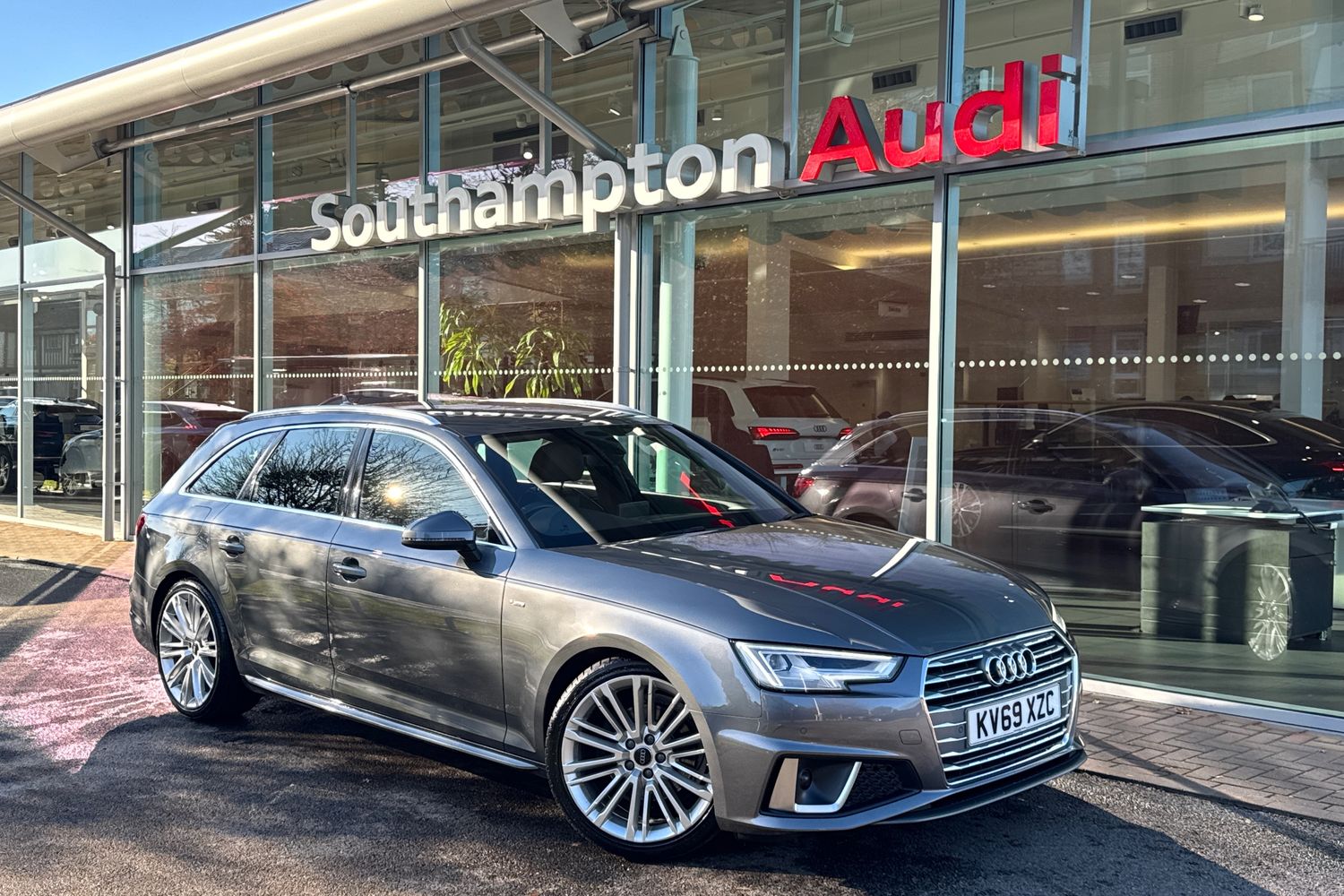 Main listing image - Audi A4 Avant