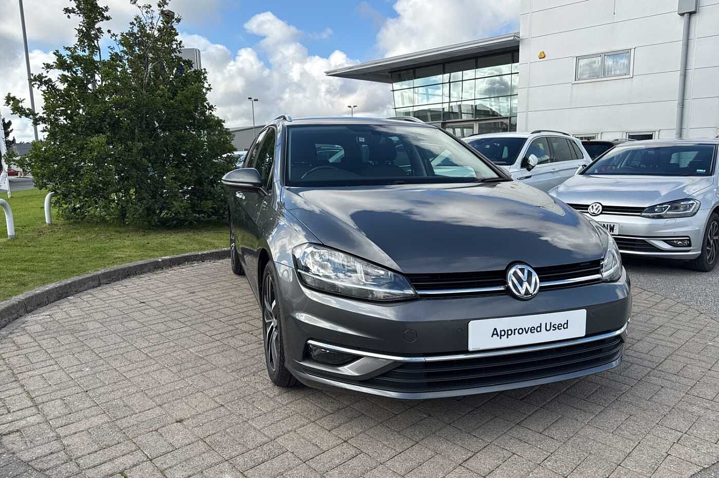 Main listing image - Volkswagen Golf Estate
