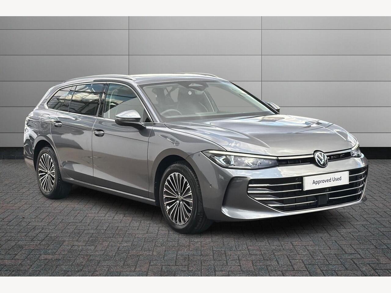 Main listing image - Volkswagen Passat