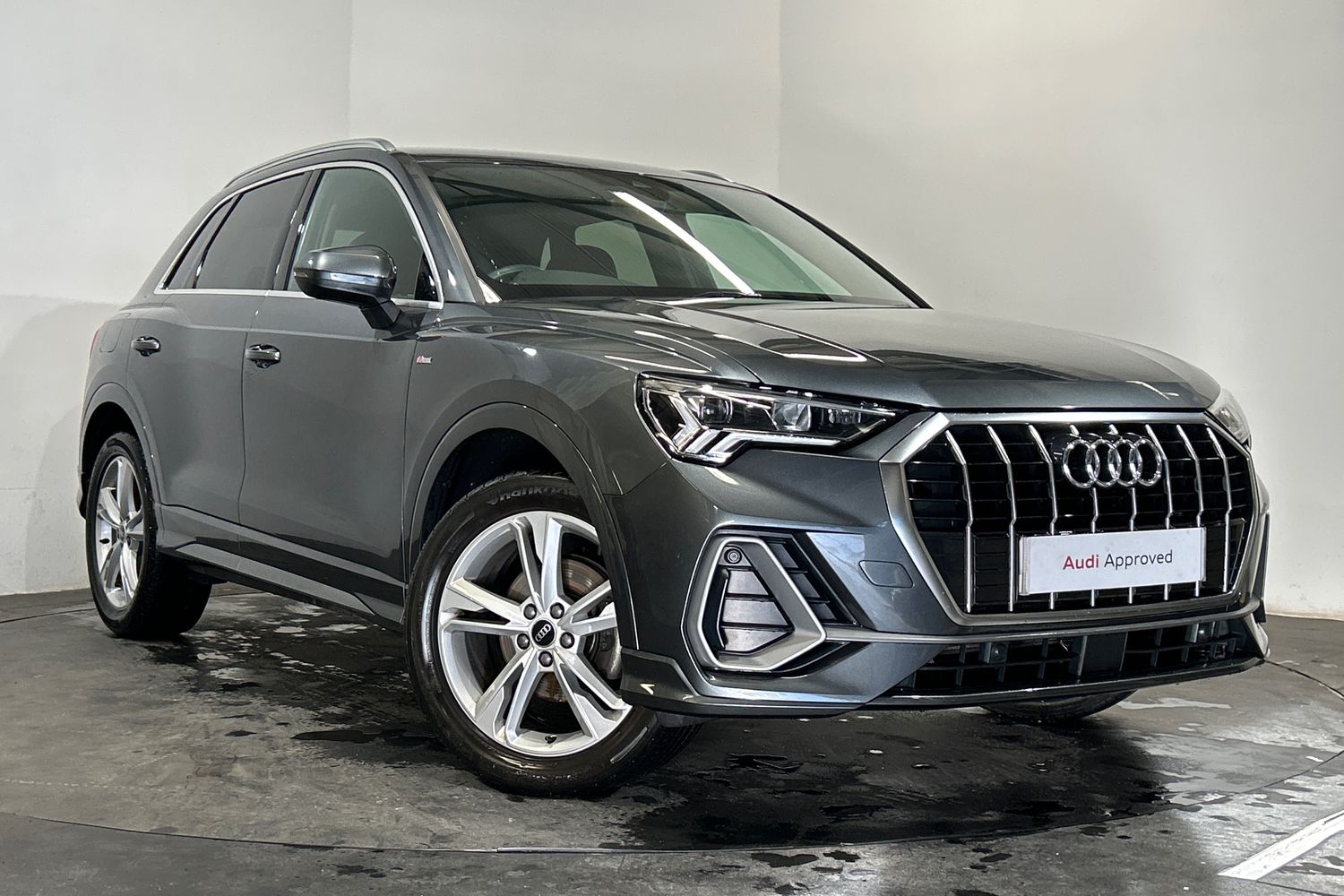 Main listing image - Audi Q3