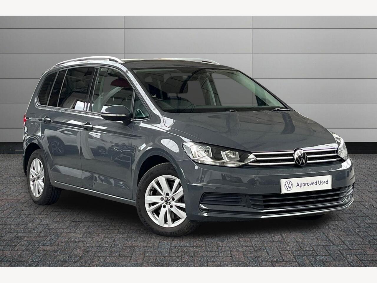 Main listing image - Volkswagen Touran