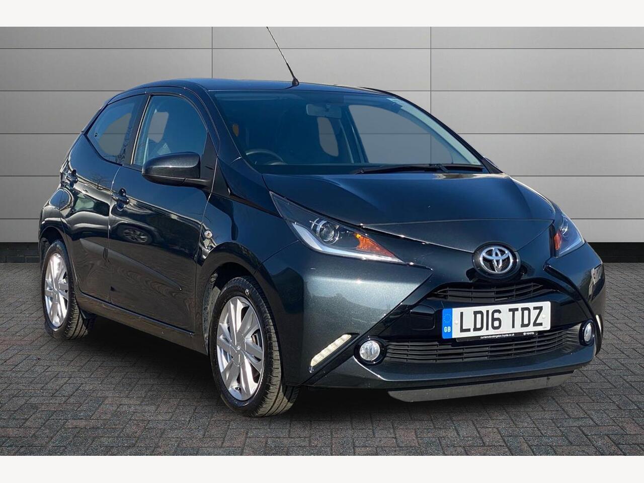 Main listing image - Toyota Aygo