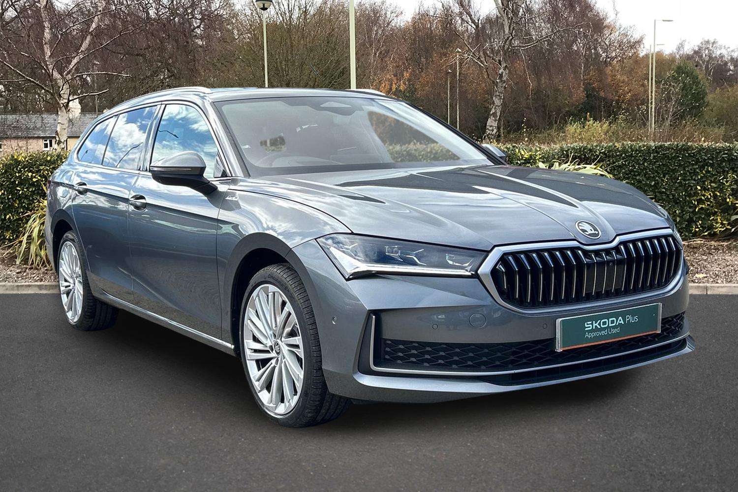 Main listing image - Skoda Superb Estate