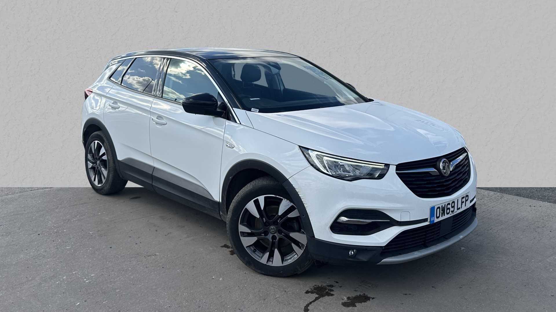 Main listing image - Vauxhall Grandland X