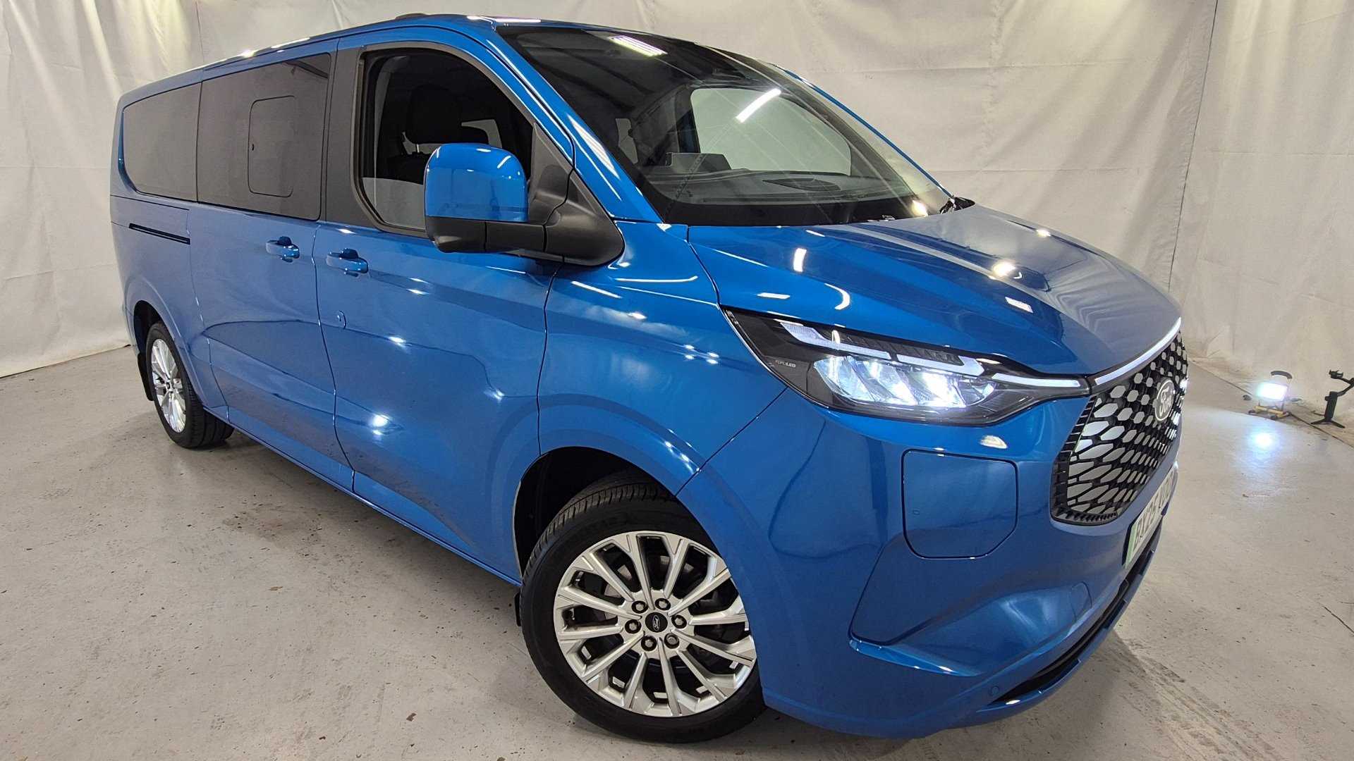 Main listing image - Ford Tourneo Custom