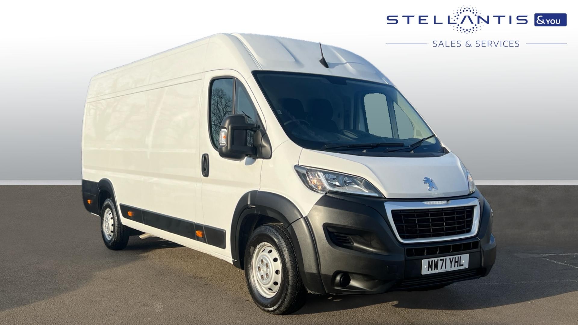 Main listing image - Peugeot Boxer