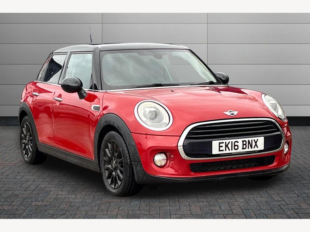 Main listing image - MINI Hatchback 5dr