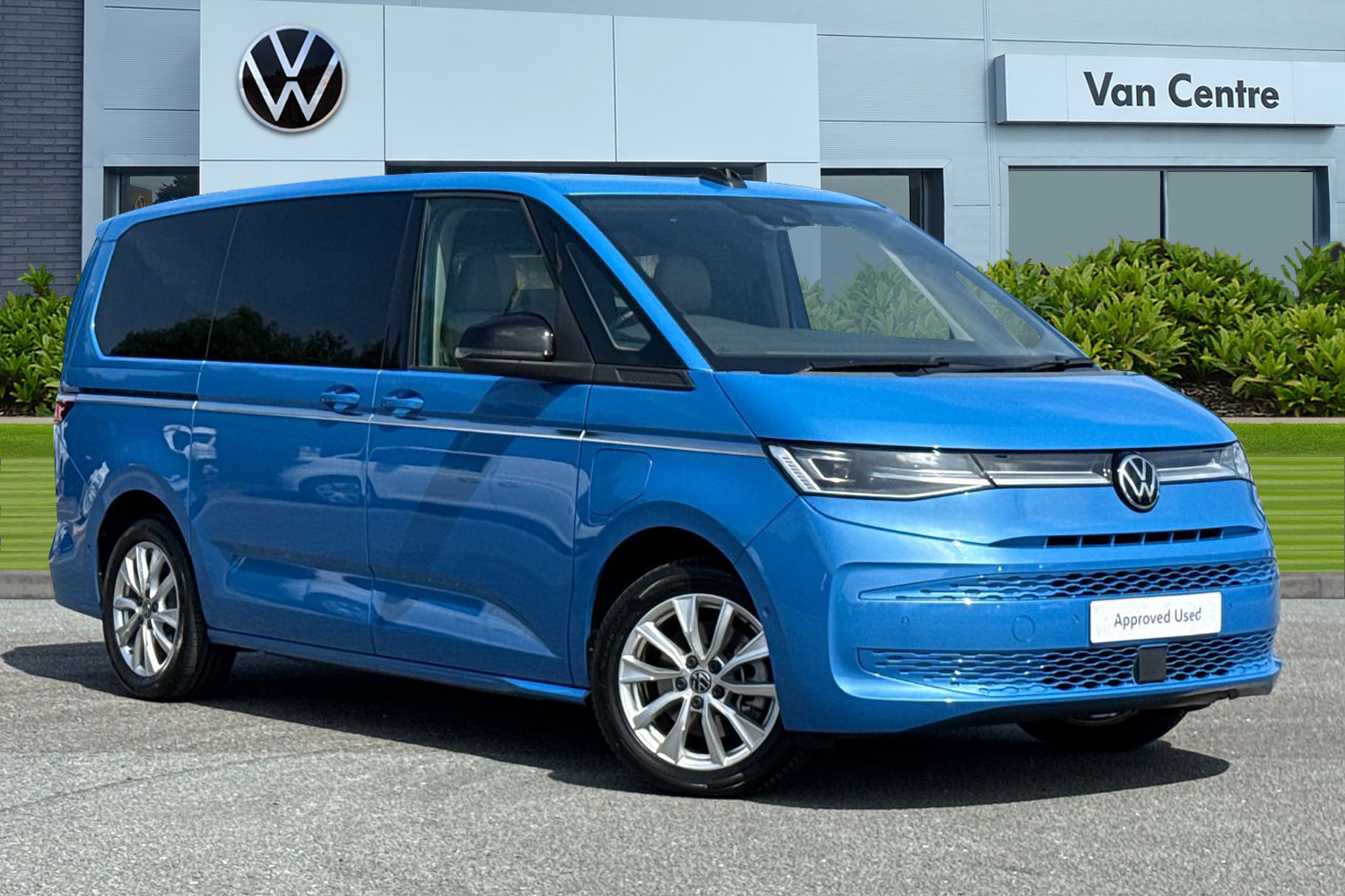 Main listing image - Volkswagen Multivan