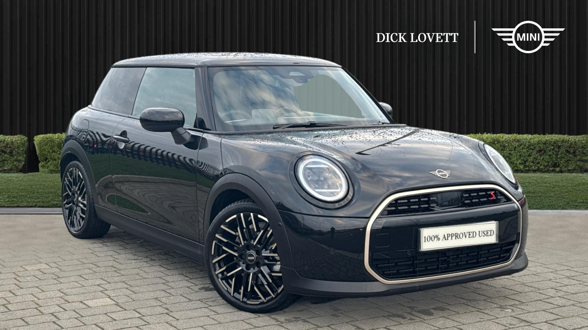 Main listing image - MINI Hatchback