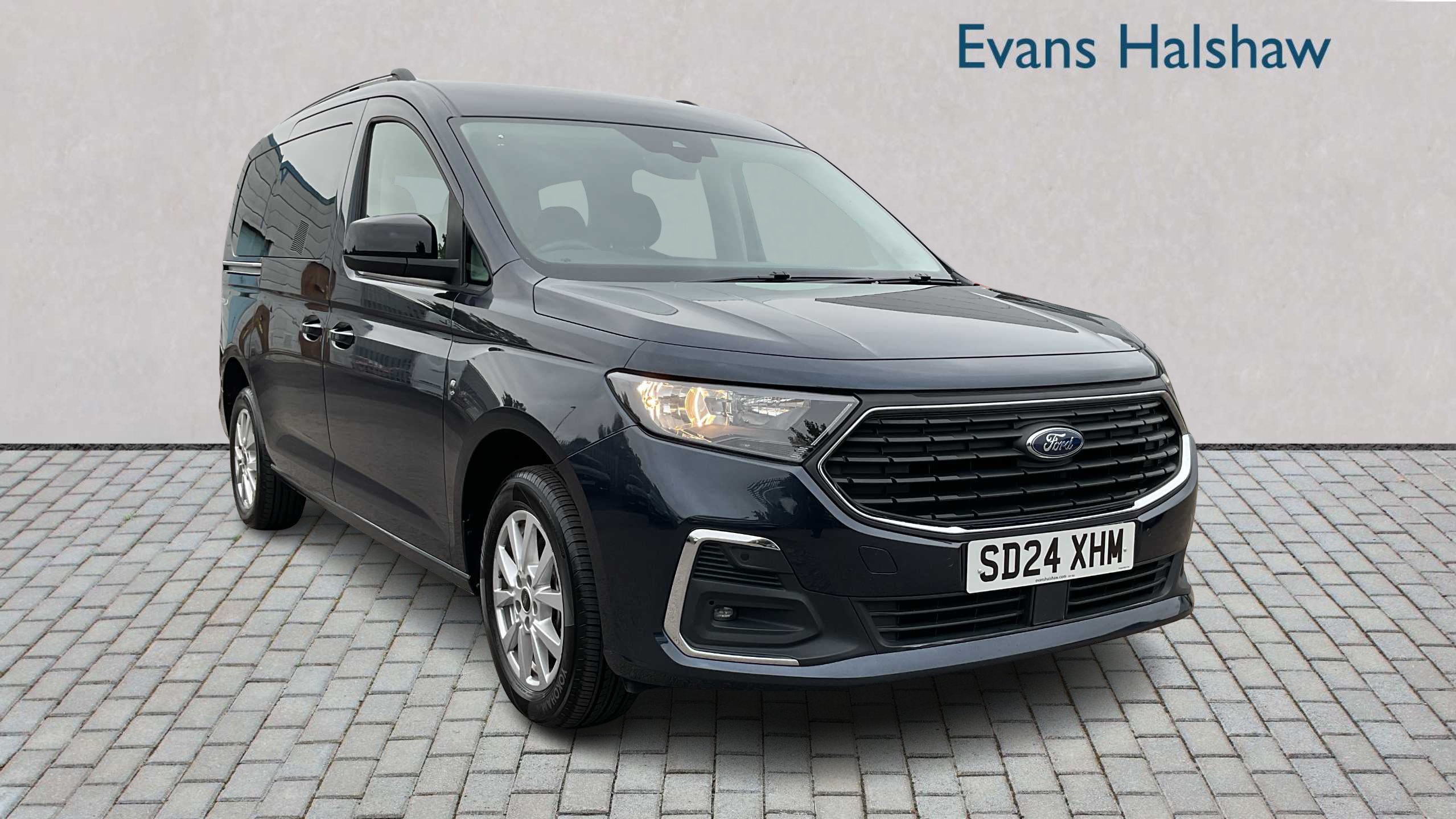 Main listing image - Ford Tourneo Connect
