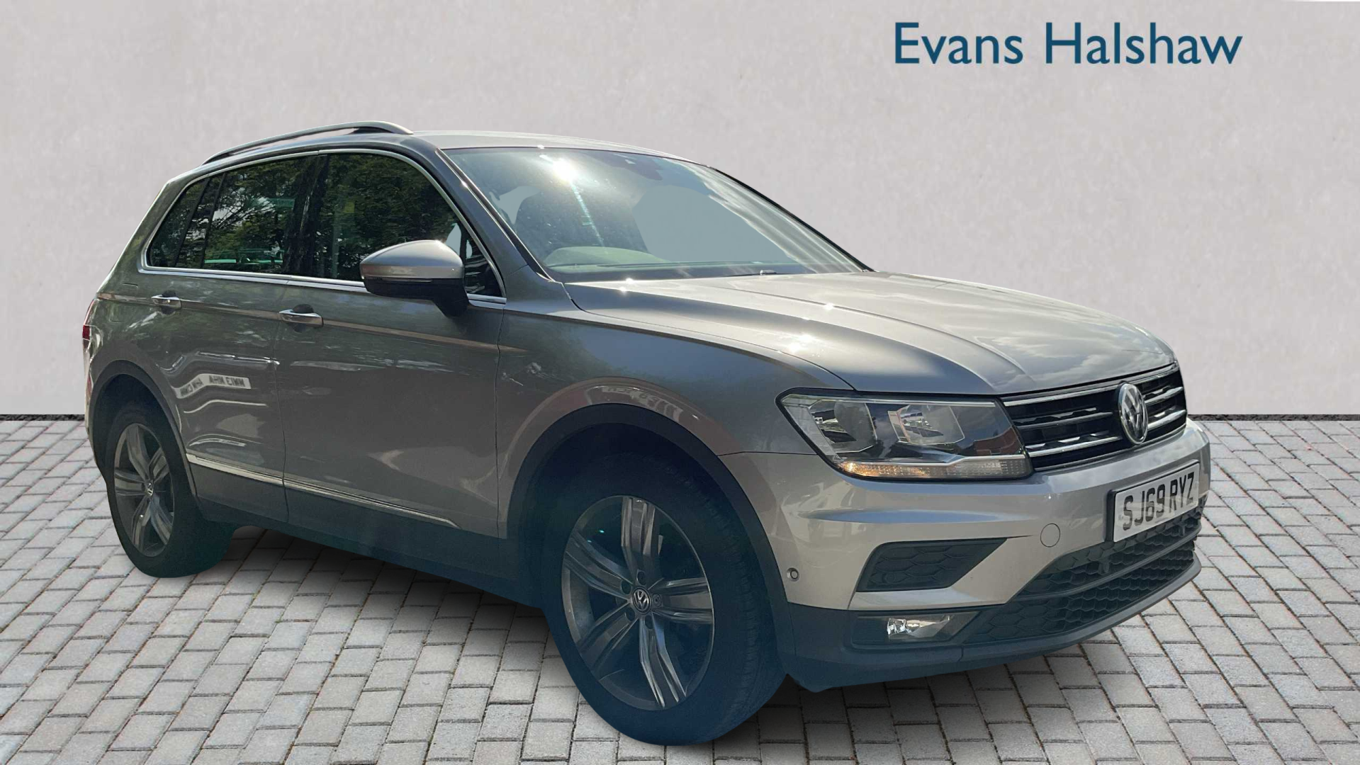 Main listing image - Volkswagen Tiguan
