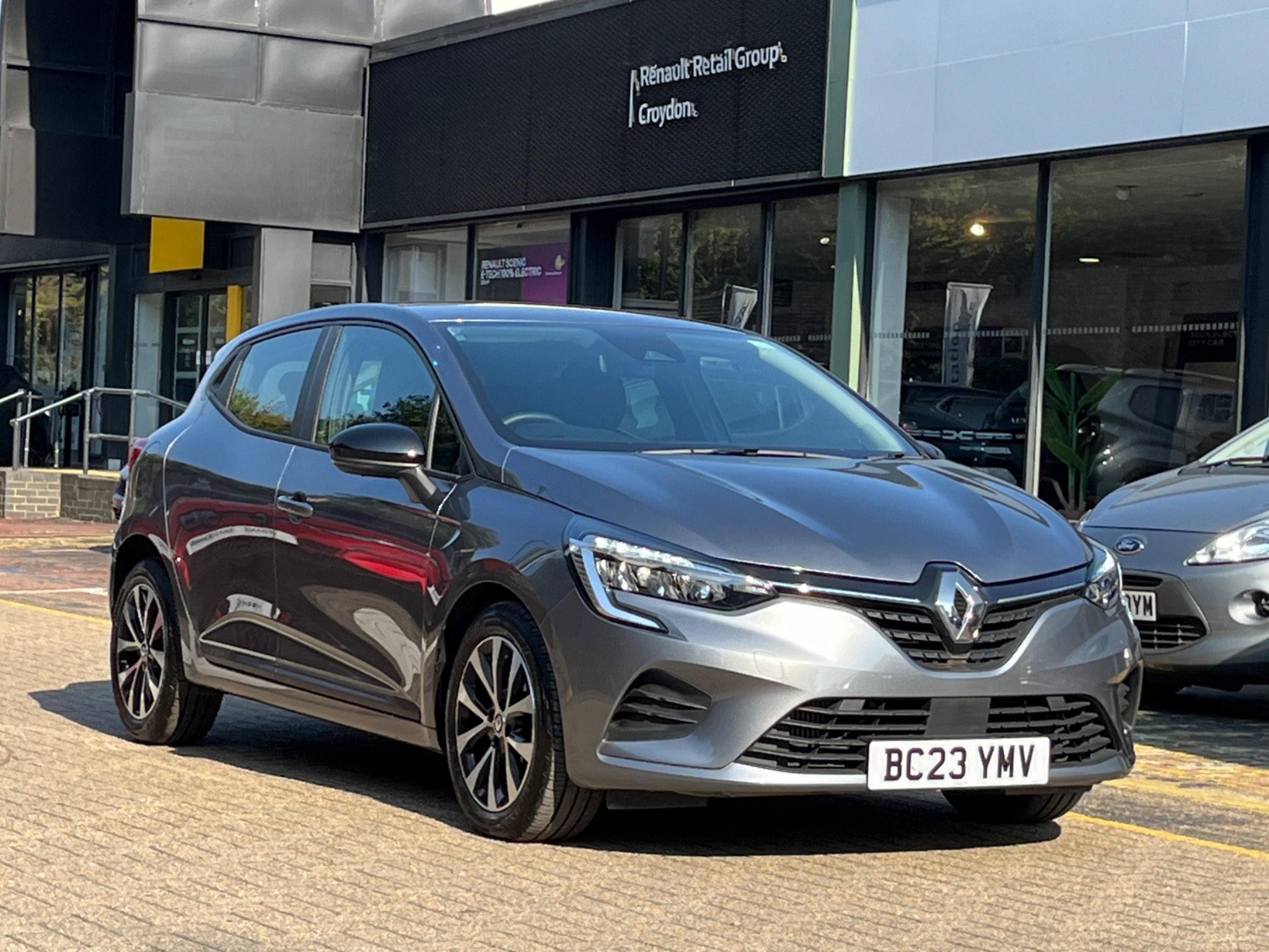 Main listing image - Renault Clio