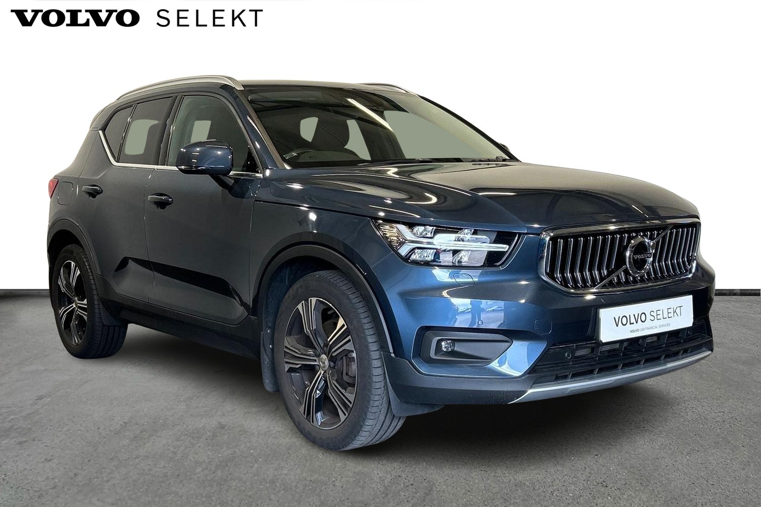 Main listing image - Volvo XC40