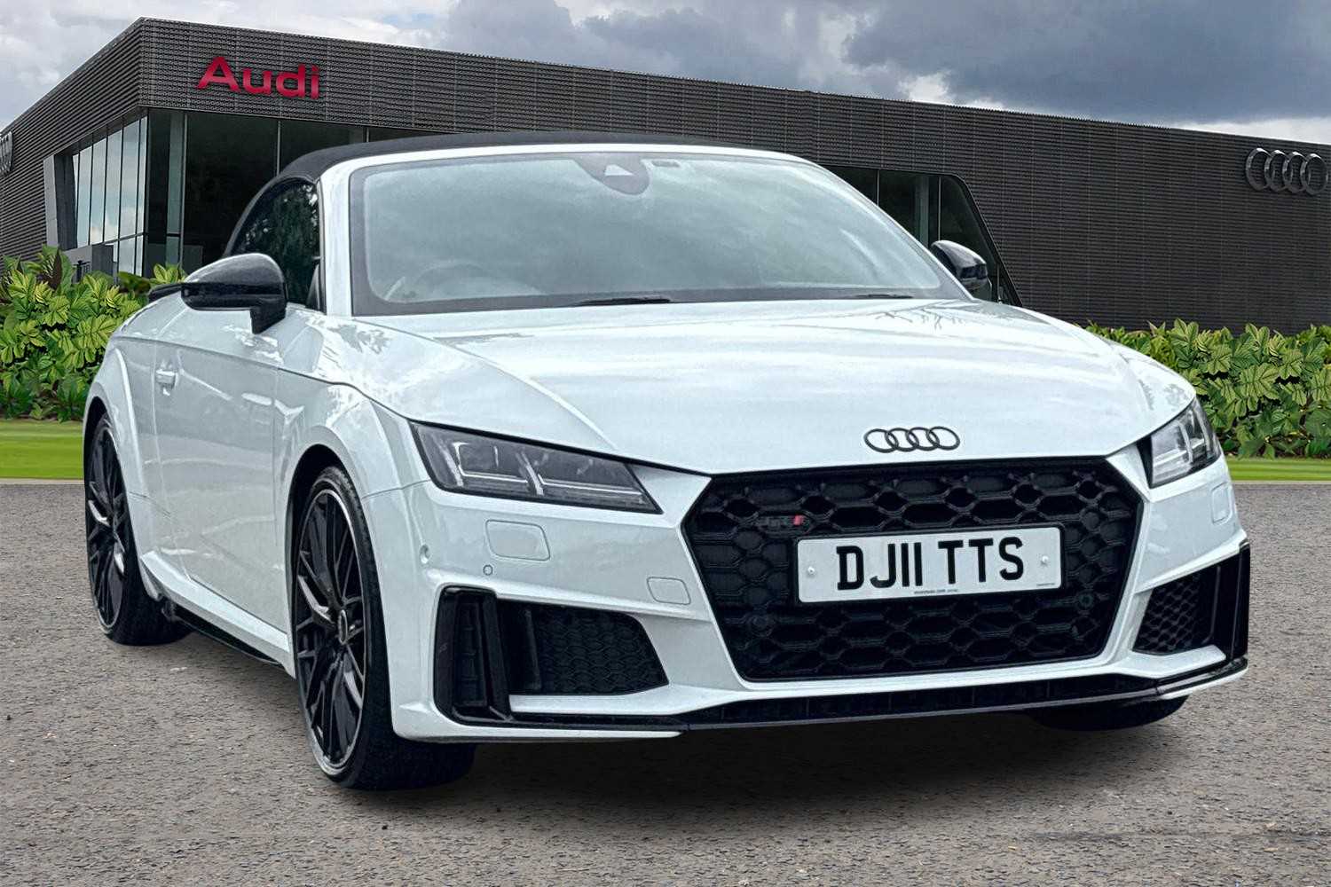Main listing image - Audi TT S
