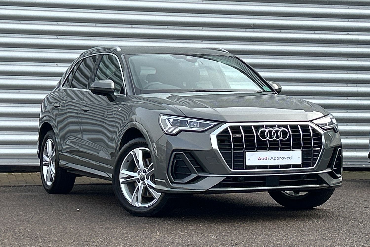 Main listing image - Audi Q3