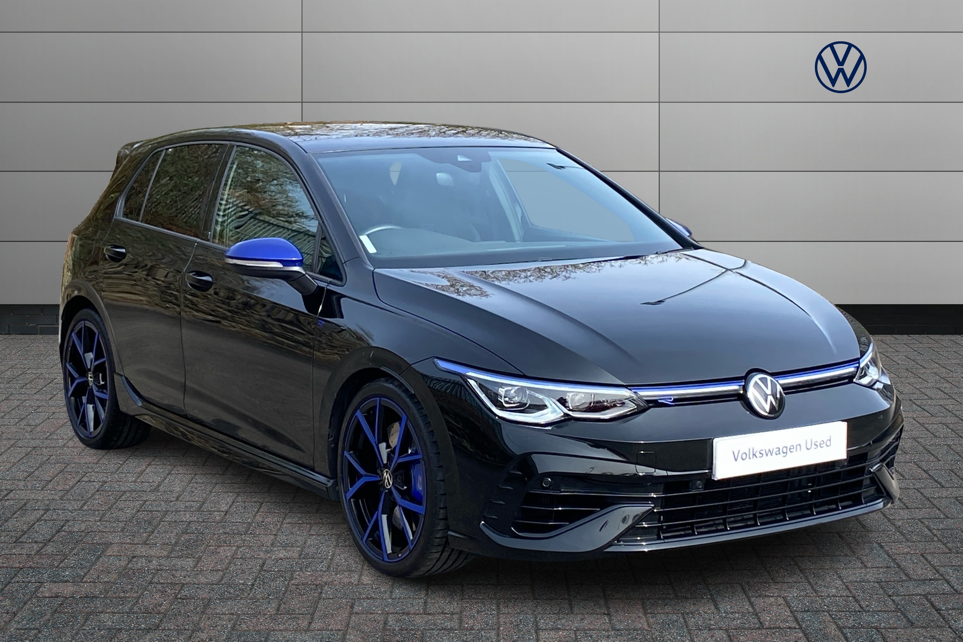 Main listing image - Volkswagen Golf R