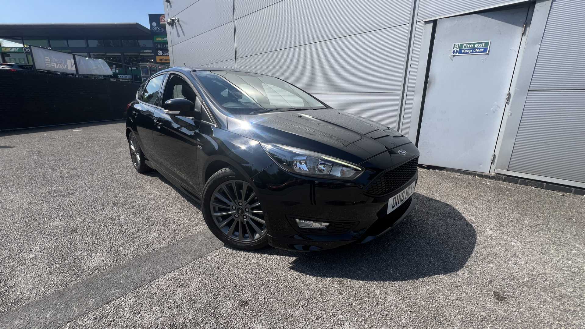 Main listing image - Ford Focus