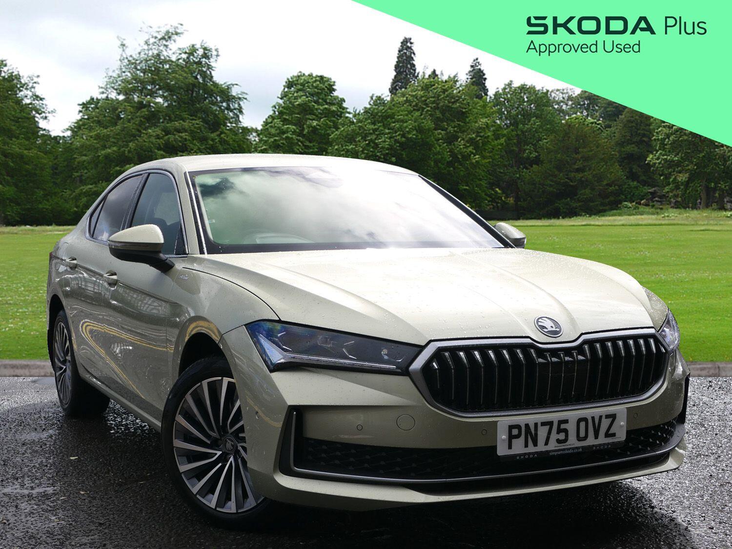 Main listing image - Skoda Superb