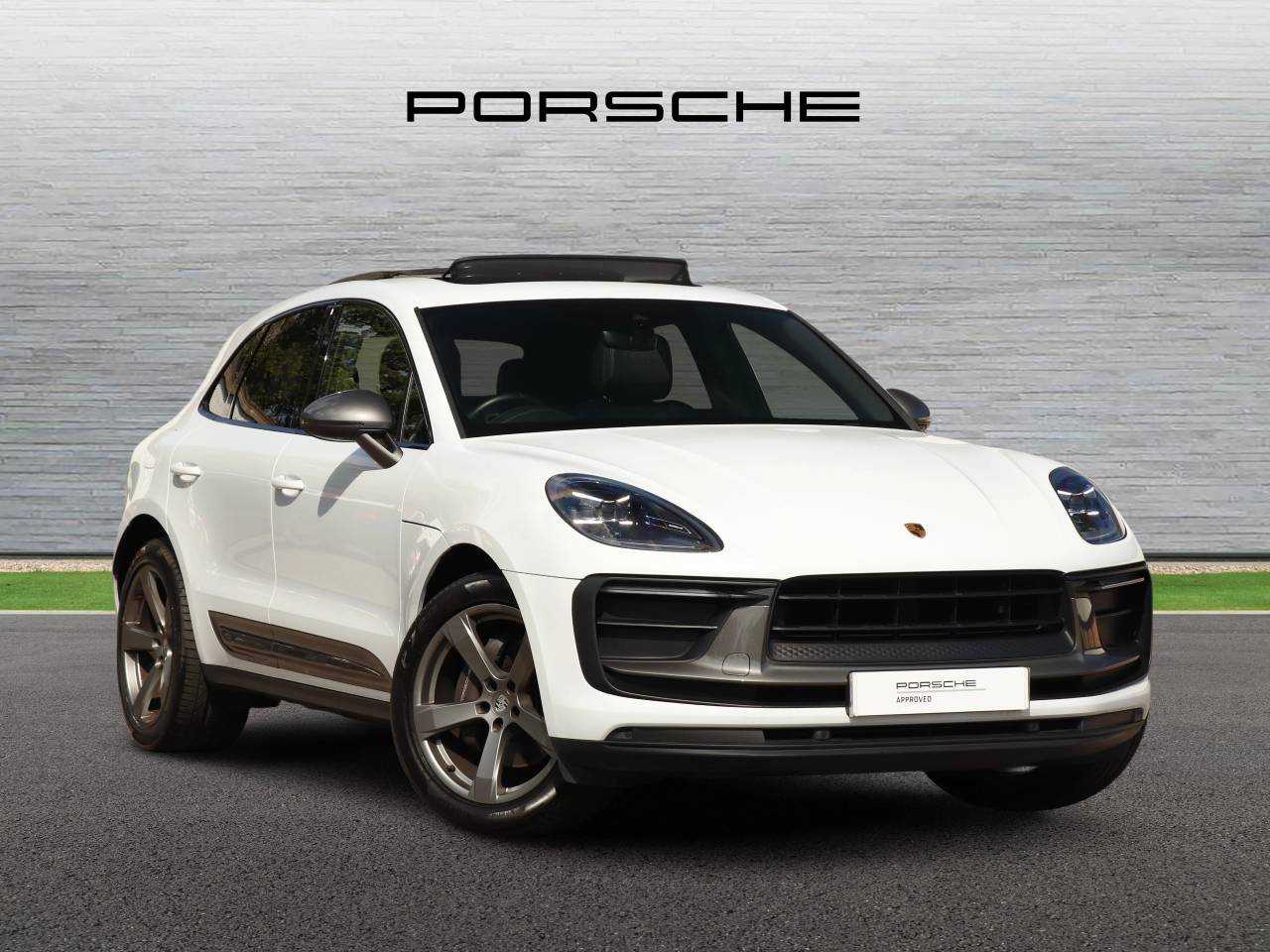 Main listing image - Porsche Macan