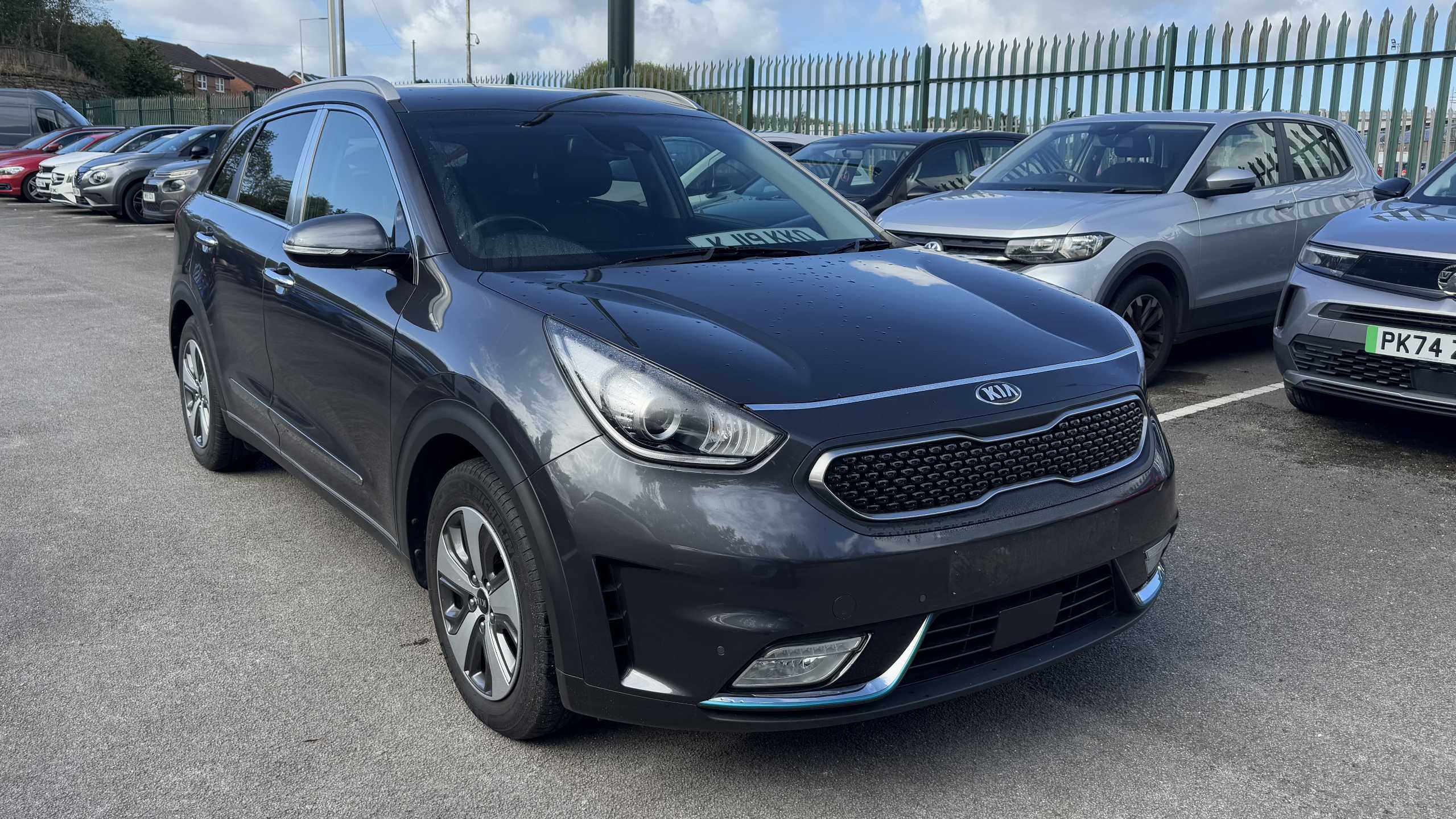 Main listing image - Kia Niro